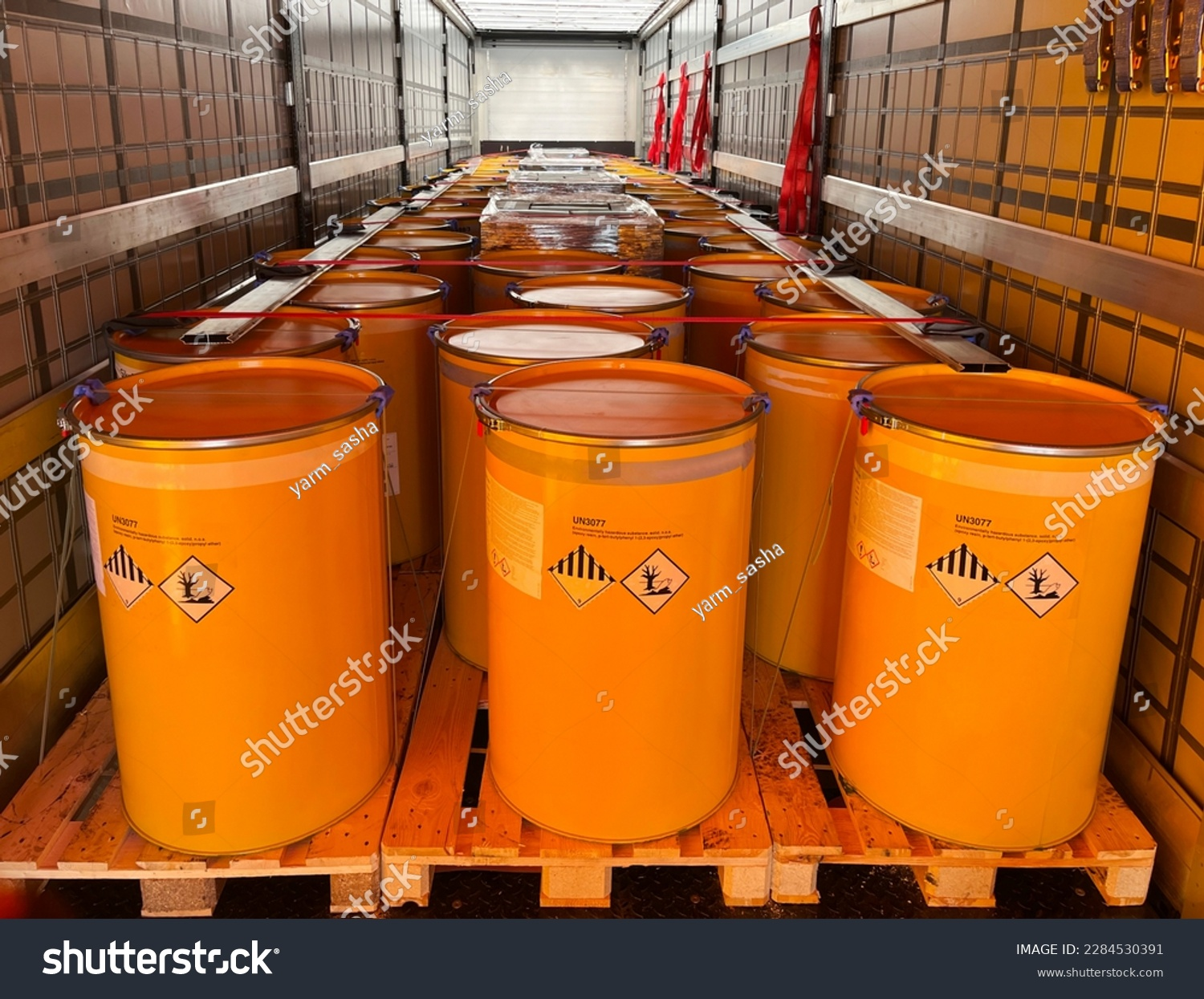 Опасных грузов (при наличии разрешительной документации)